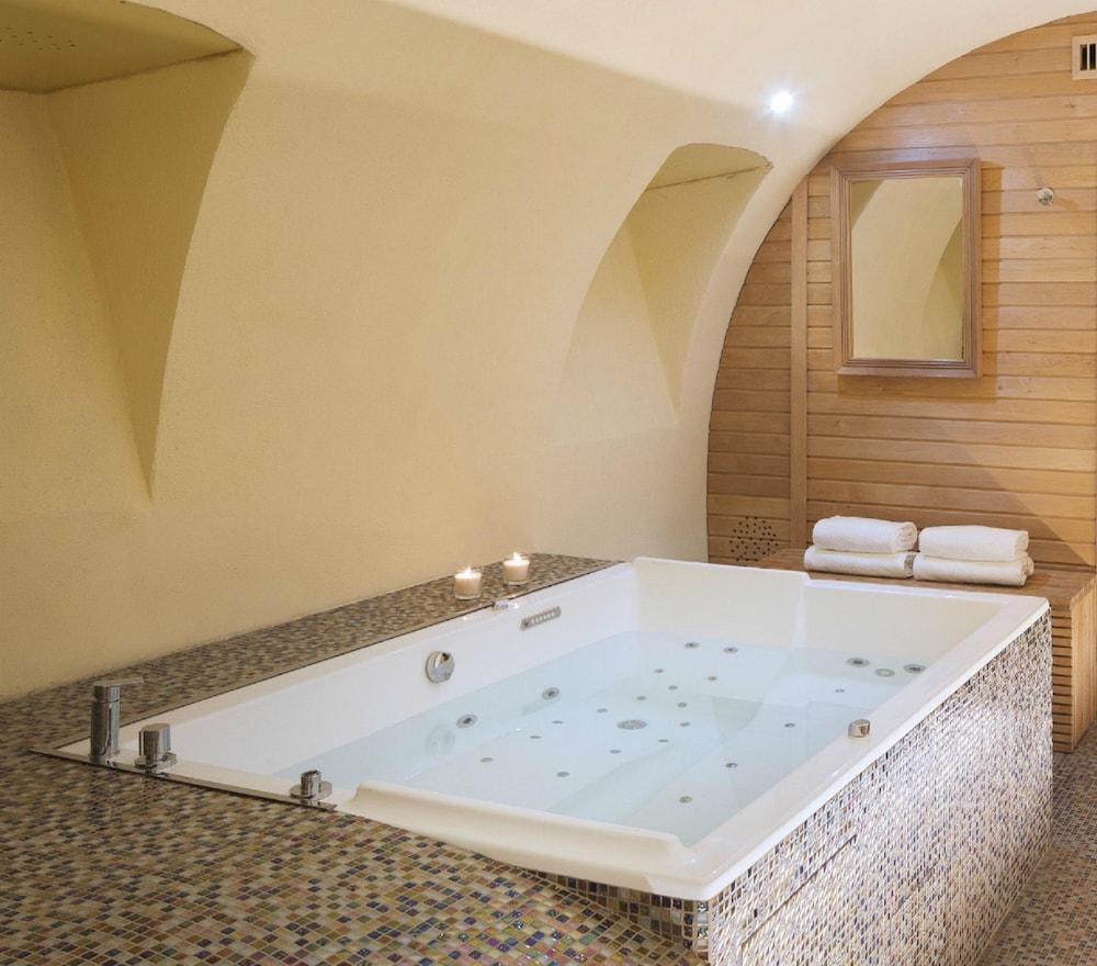 Hotel Celeste Batignolles Montmartre باريس المظهر الخارجي الصورة